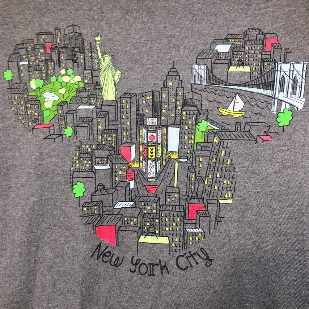 Disney NYC Shirt 🗽🐭
